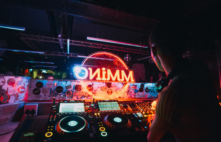 MMiNO, plataforma global da sul-africana DESIREE escolhe o Edifício Martinelli para sua aguardada estreia no Brasil